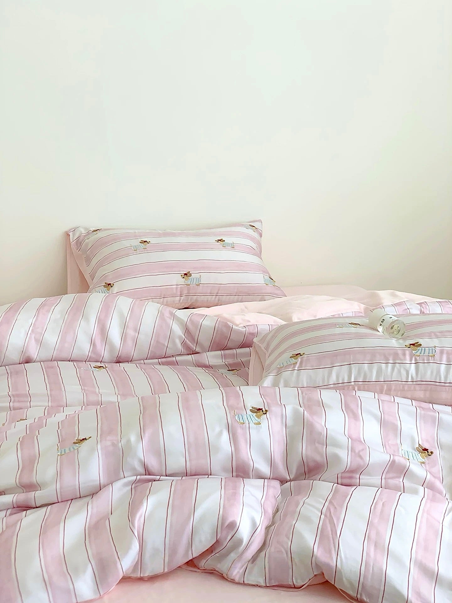 Tencel Skyline Dog Stripe Bedding Set