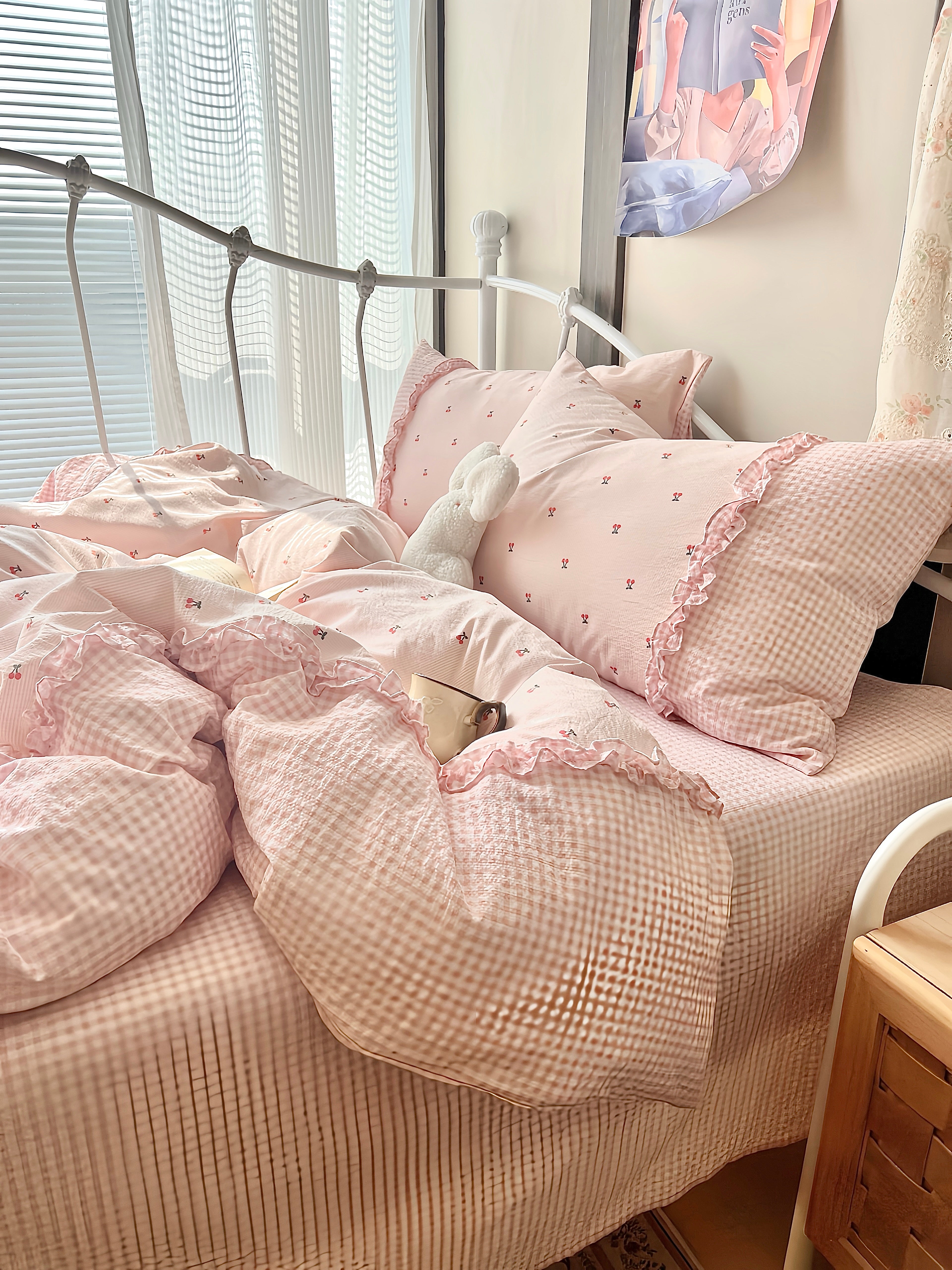 Airy Cherry Ruffle Bedding Set