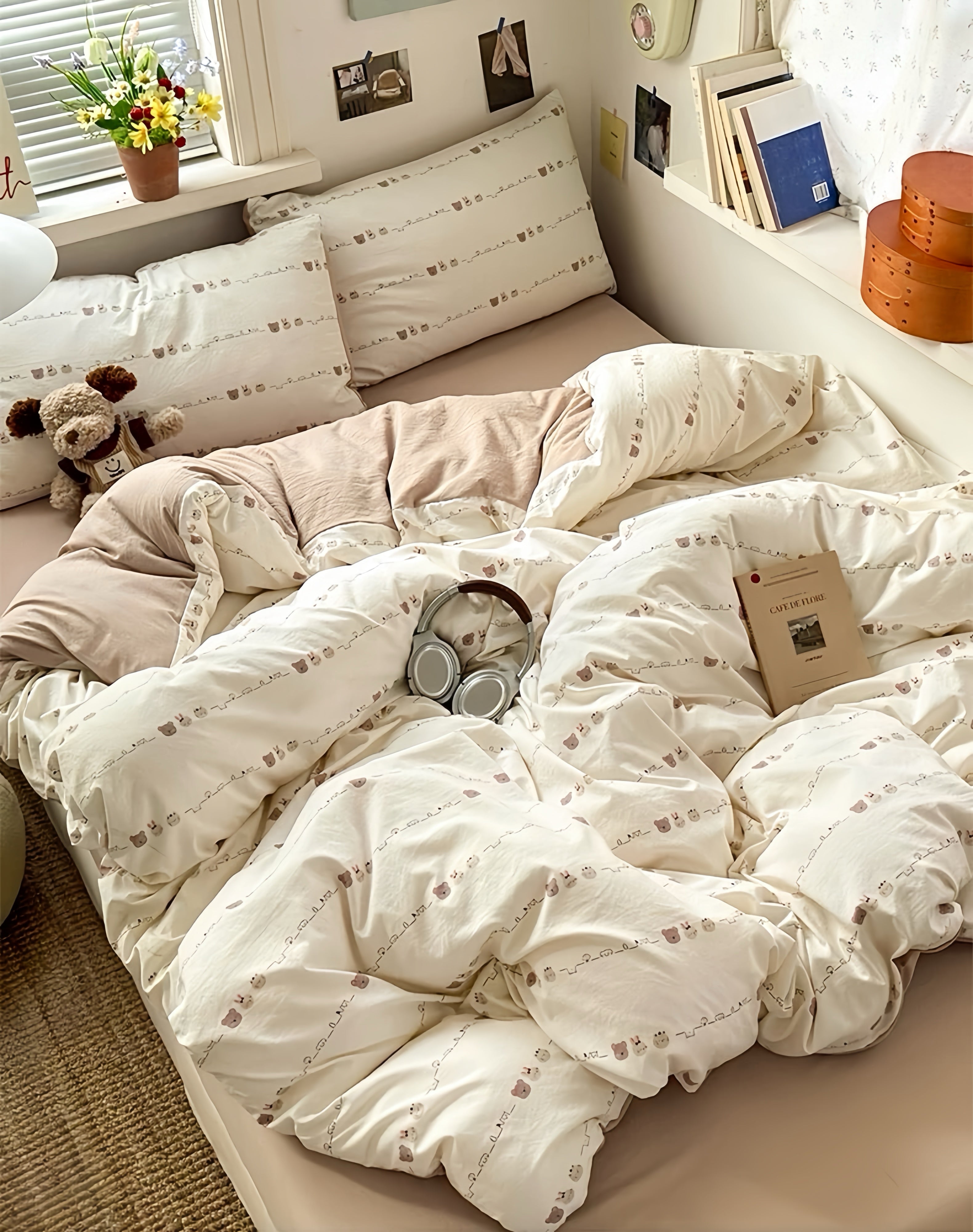 Little Friends Parade Bedding Set