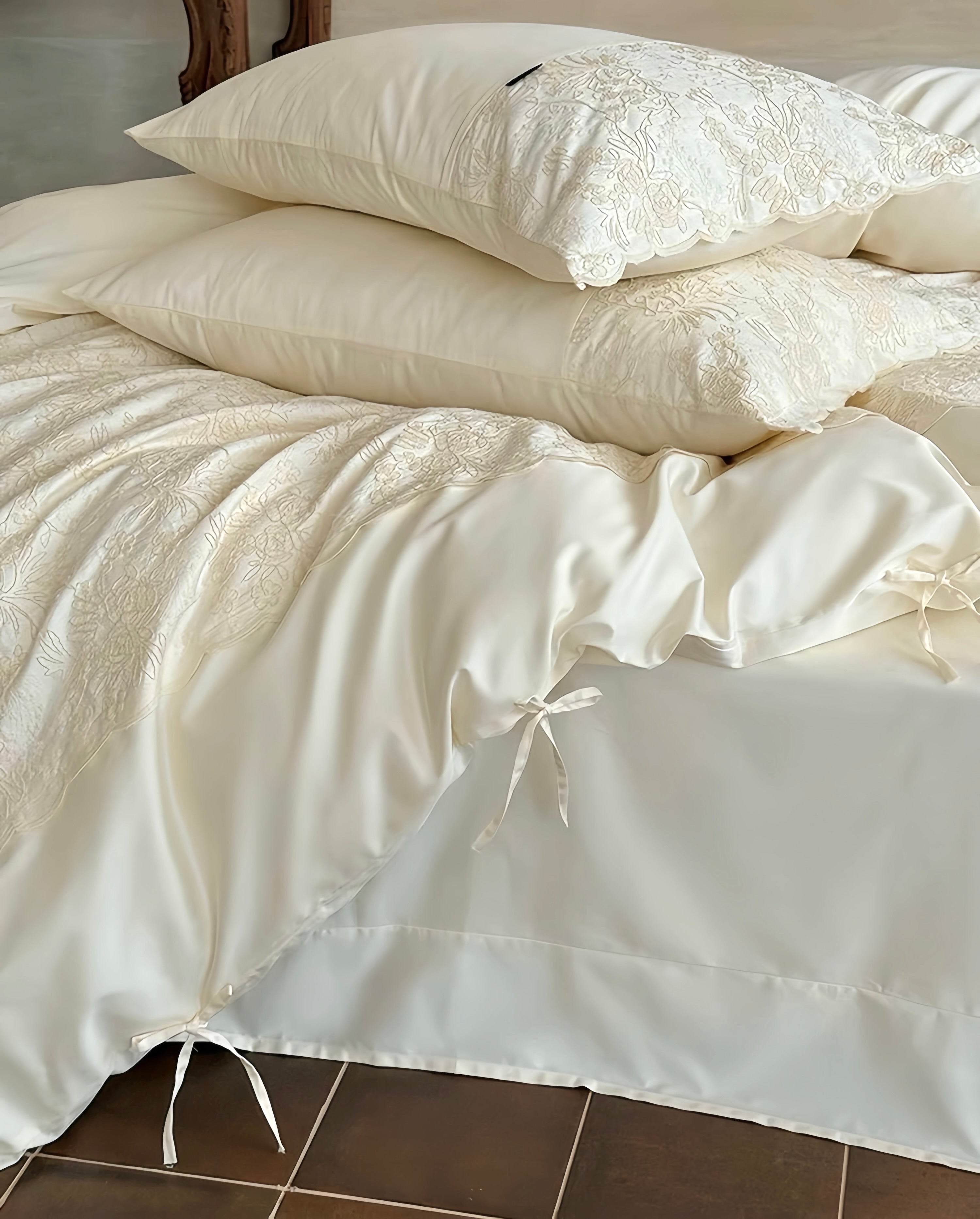 Belle de Crème Bedding Set