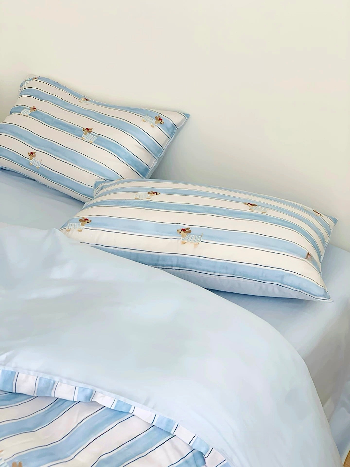 Tencel Skyline Dog Stripe Bedding Set