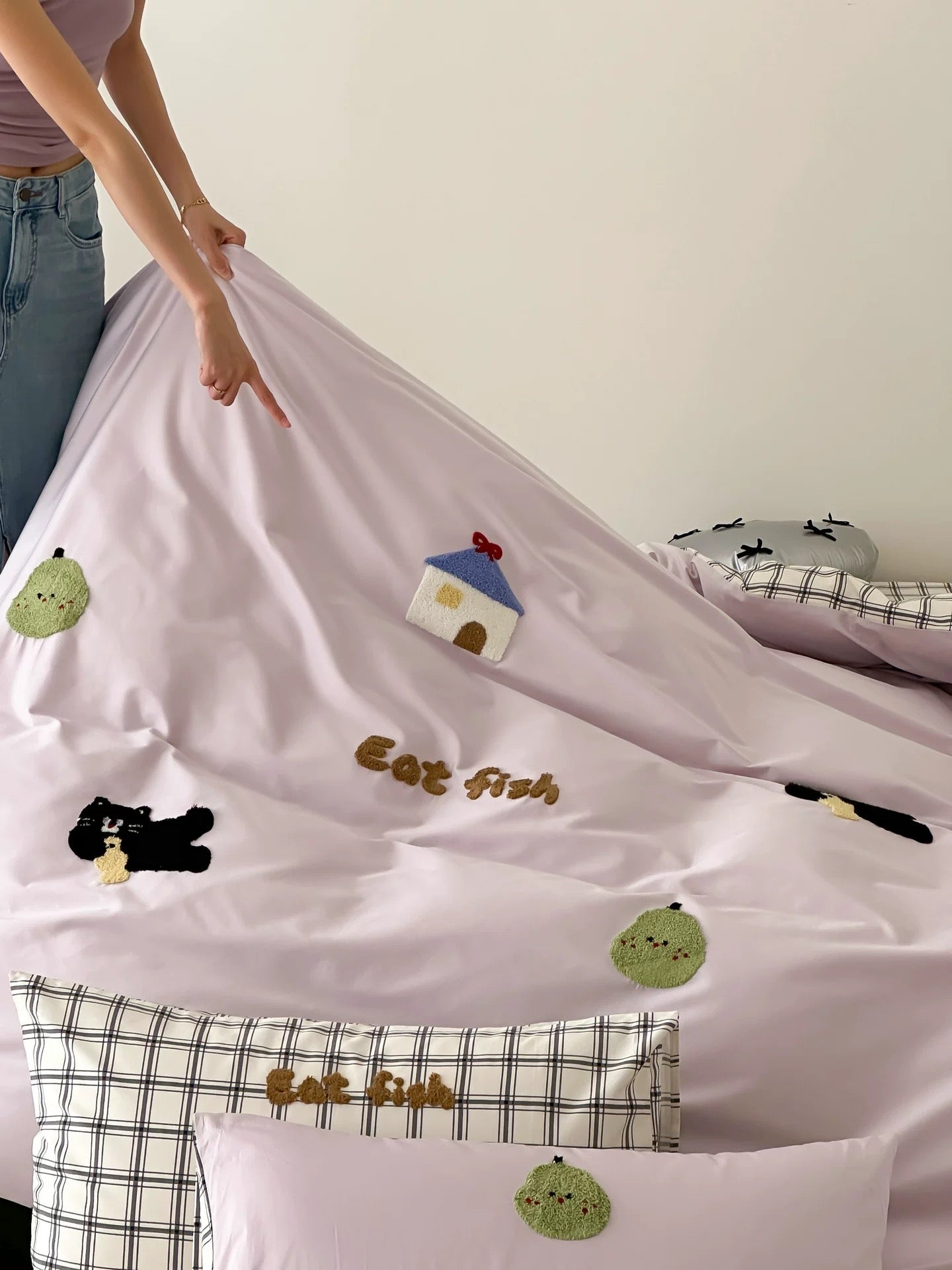 100S Violet Grid Story Bedding Set