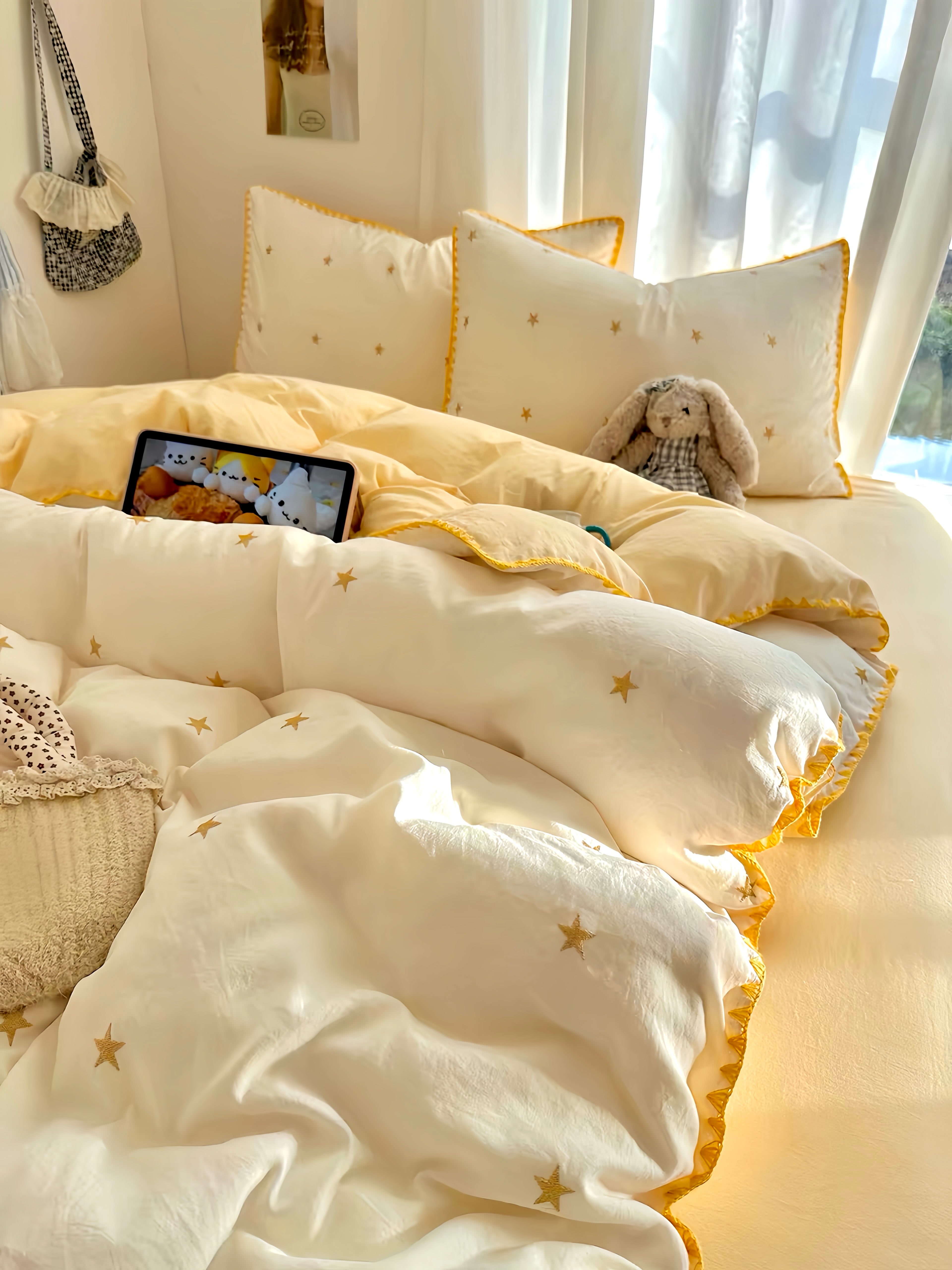 Golden Stardust Bedding Set