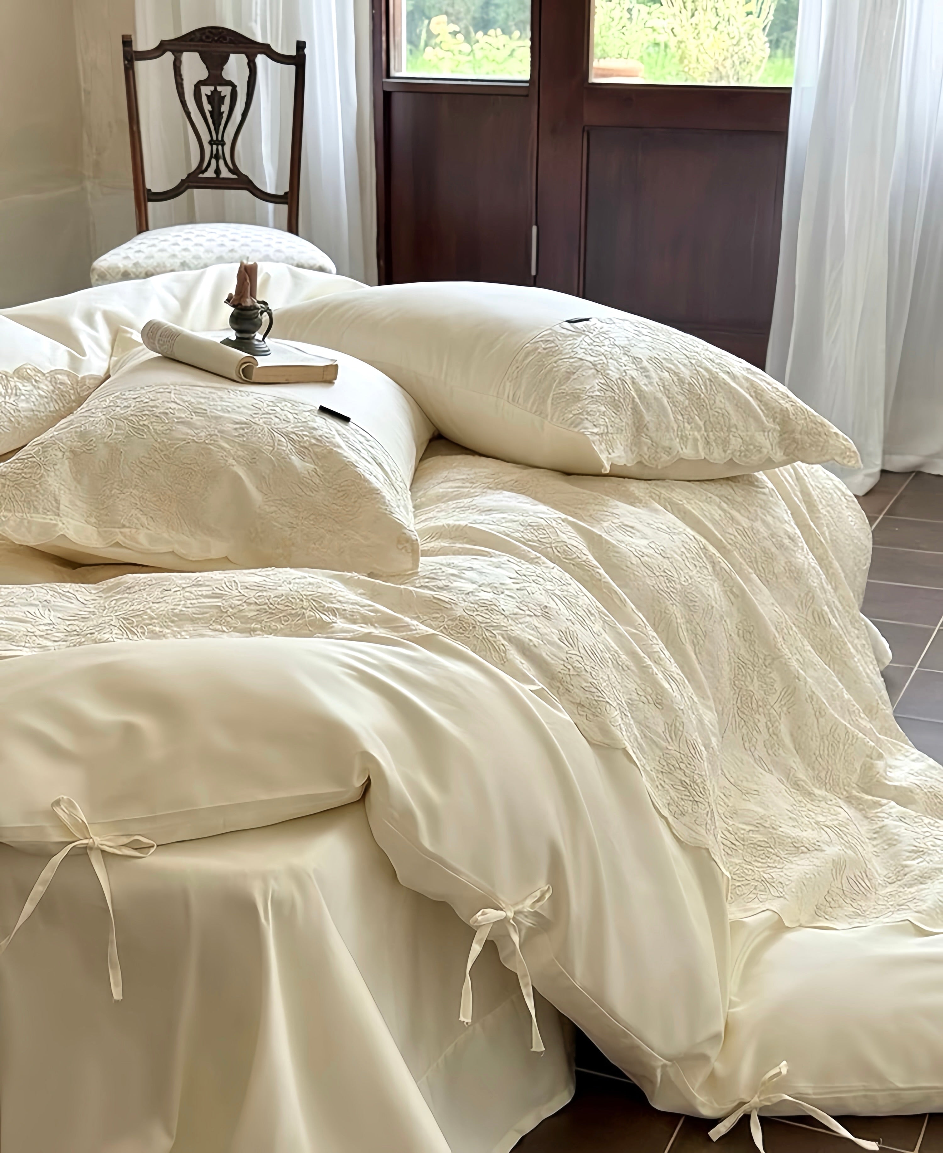 Belle de Crème Bedding Set