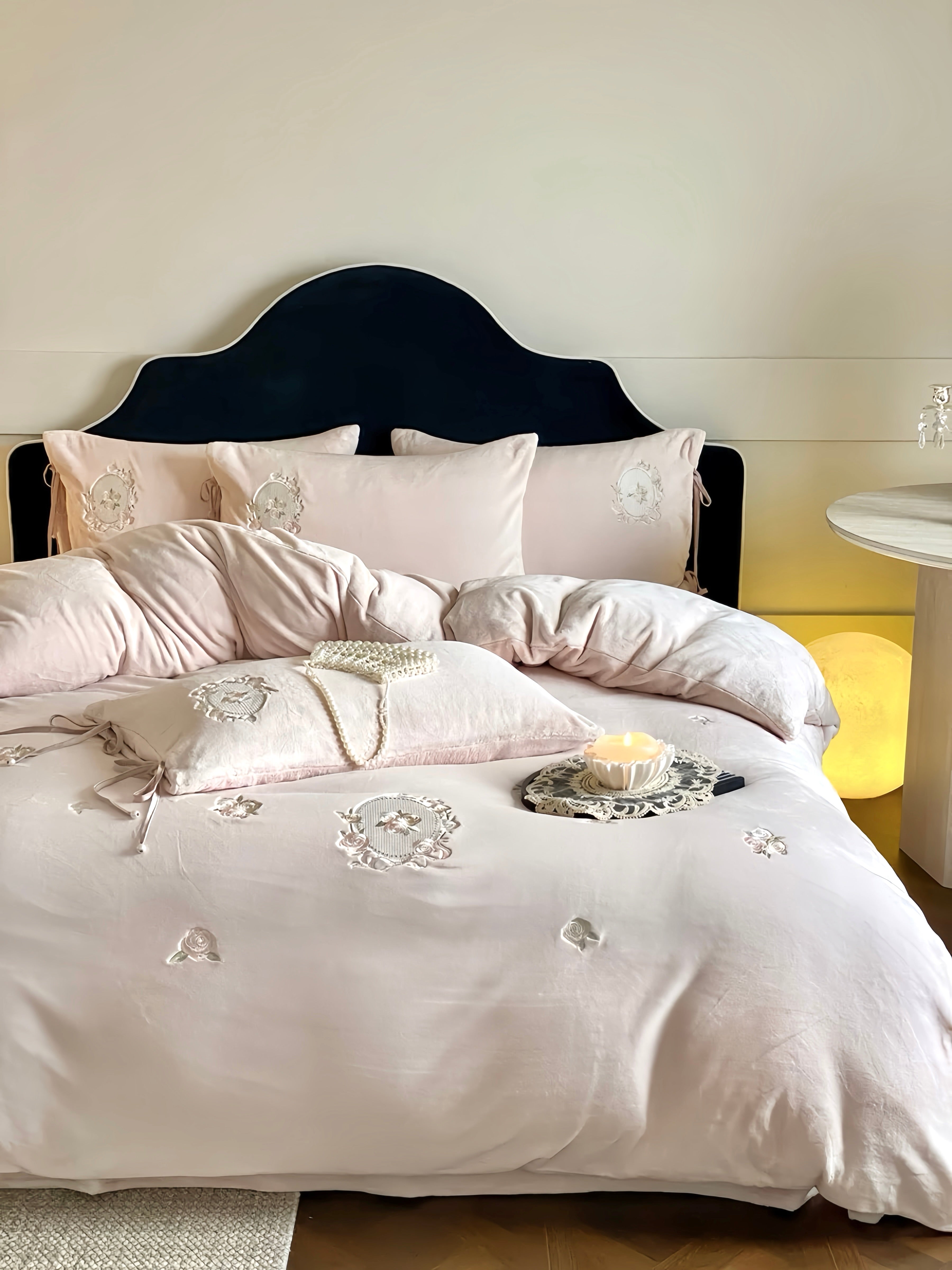 Maison Amour Bedding Set