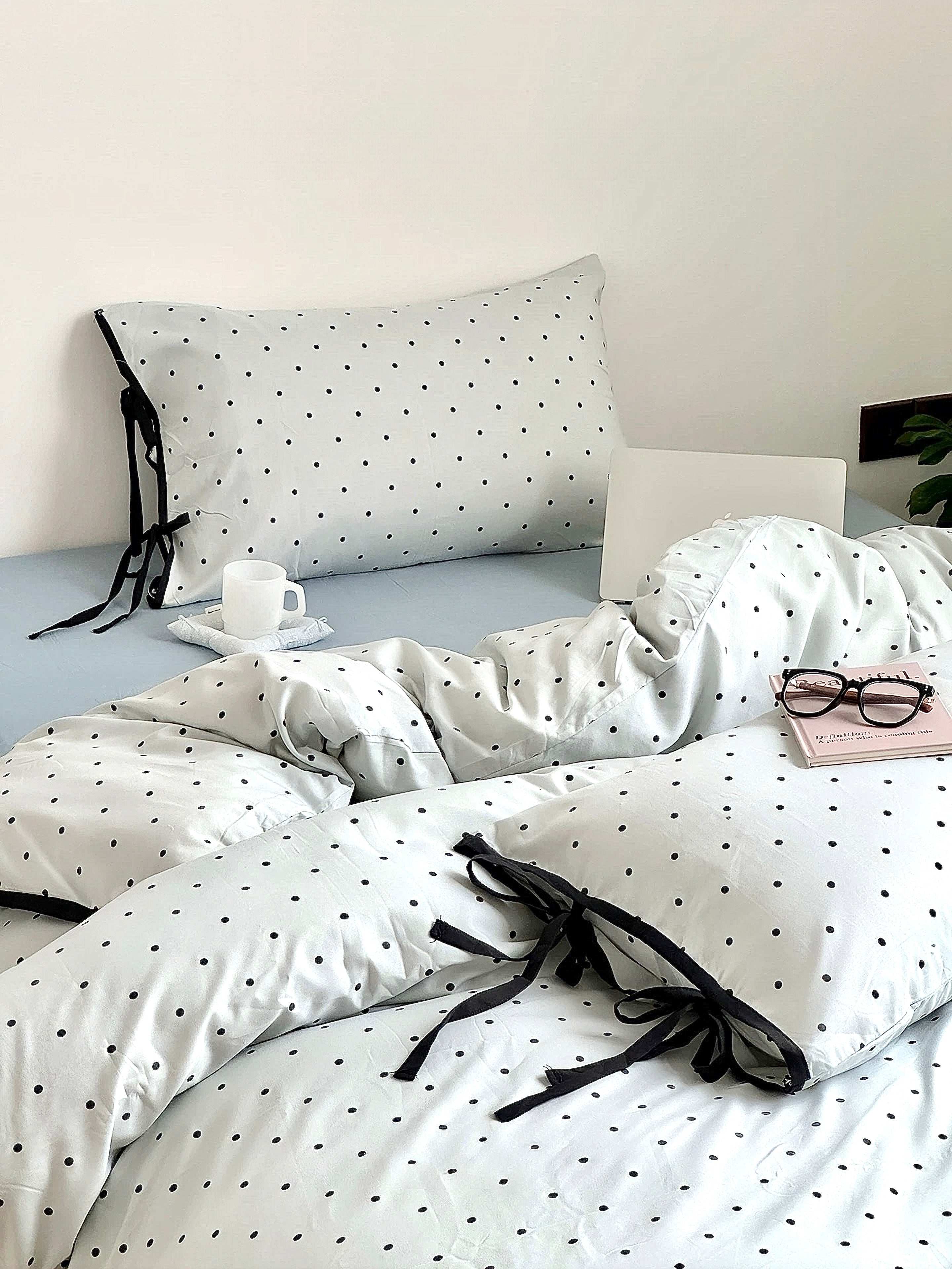 Chic Contrast Bedding Set