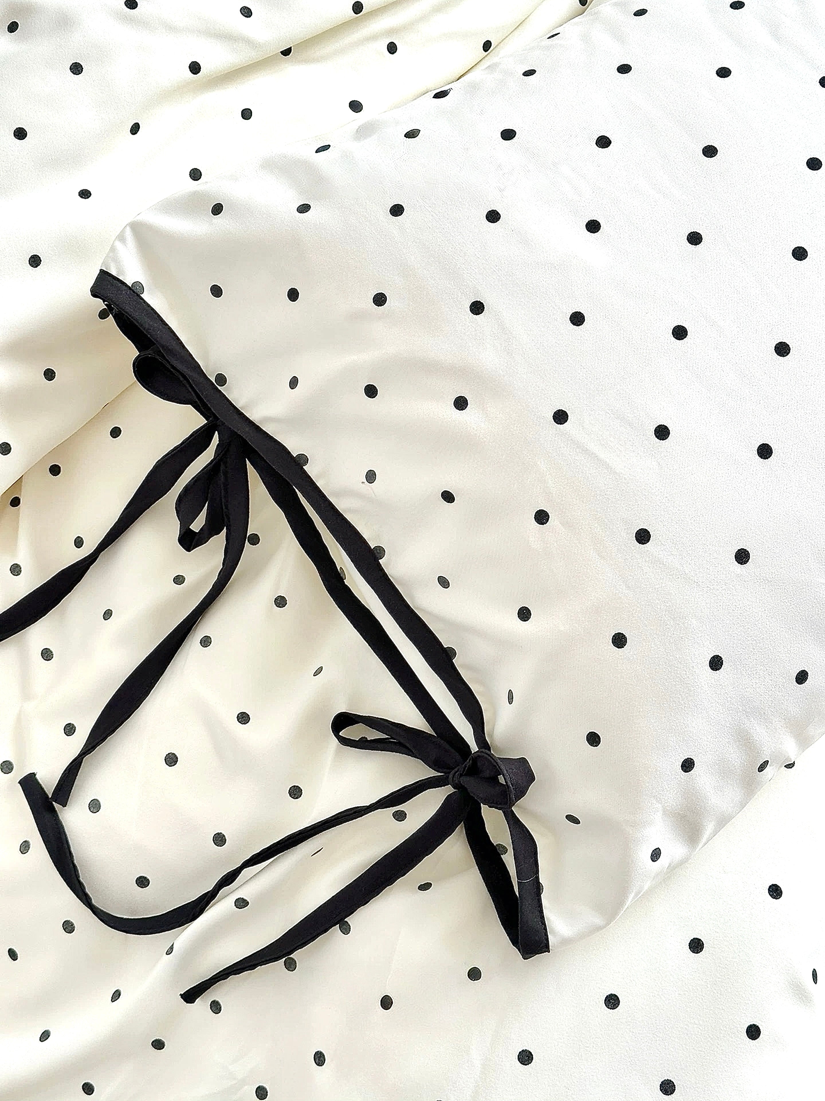 Chic Contrast Bedding Set