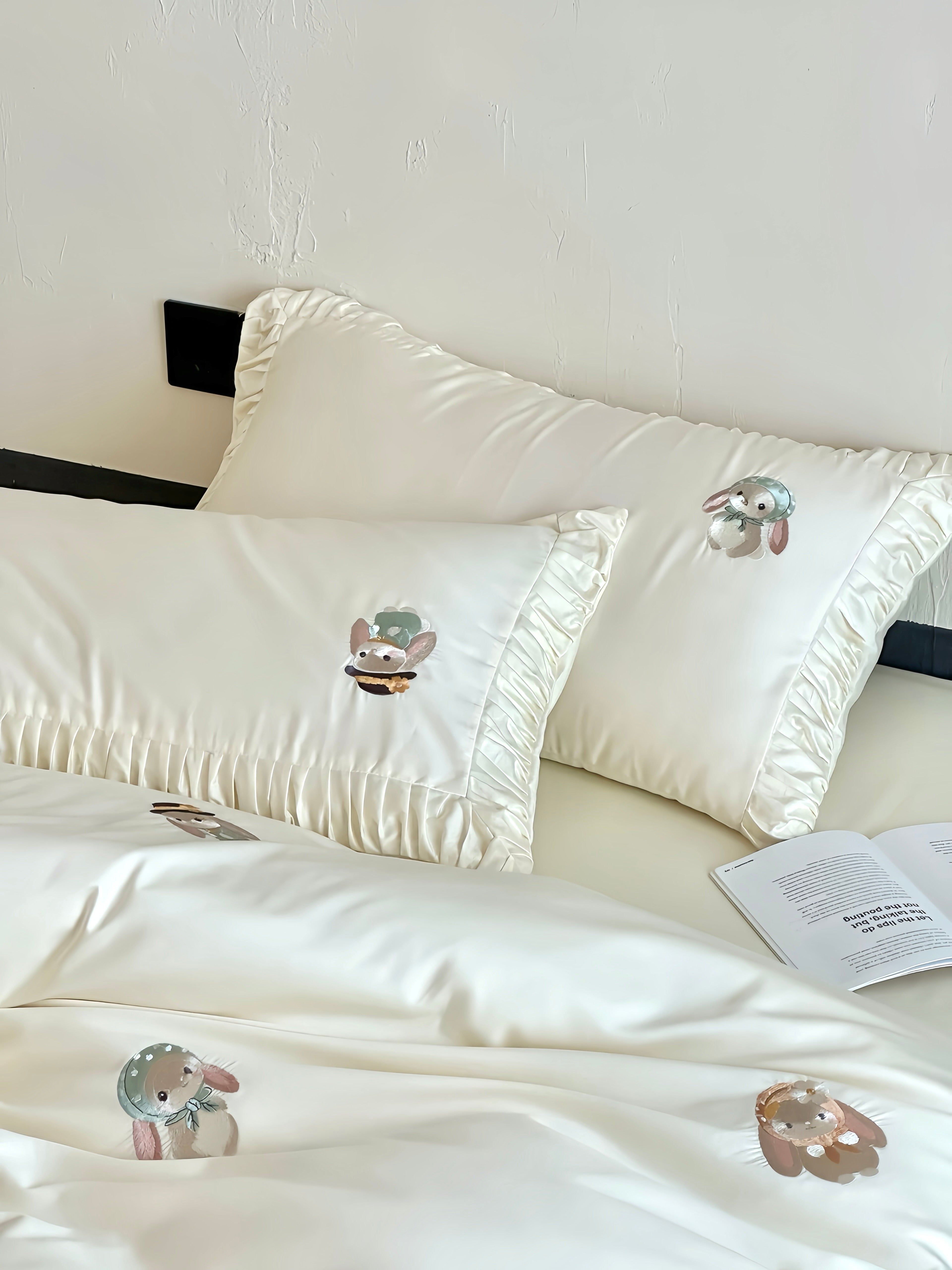 100S Rose Trim Companion Bedding Set