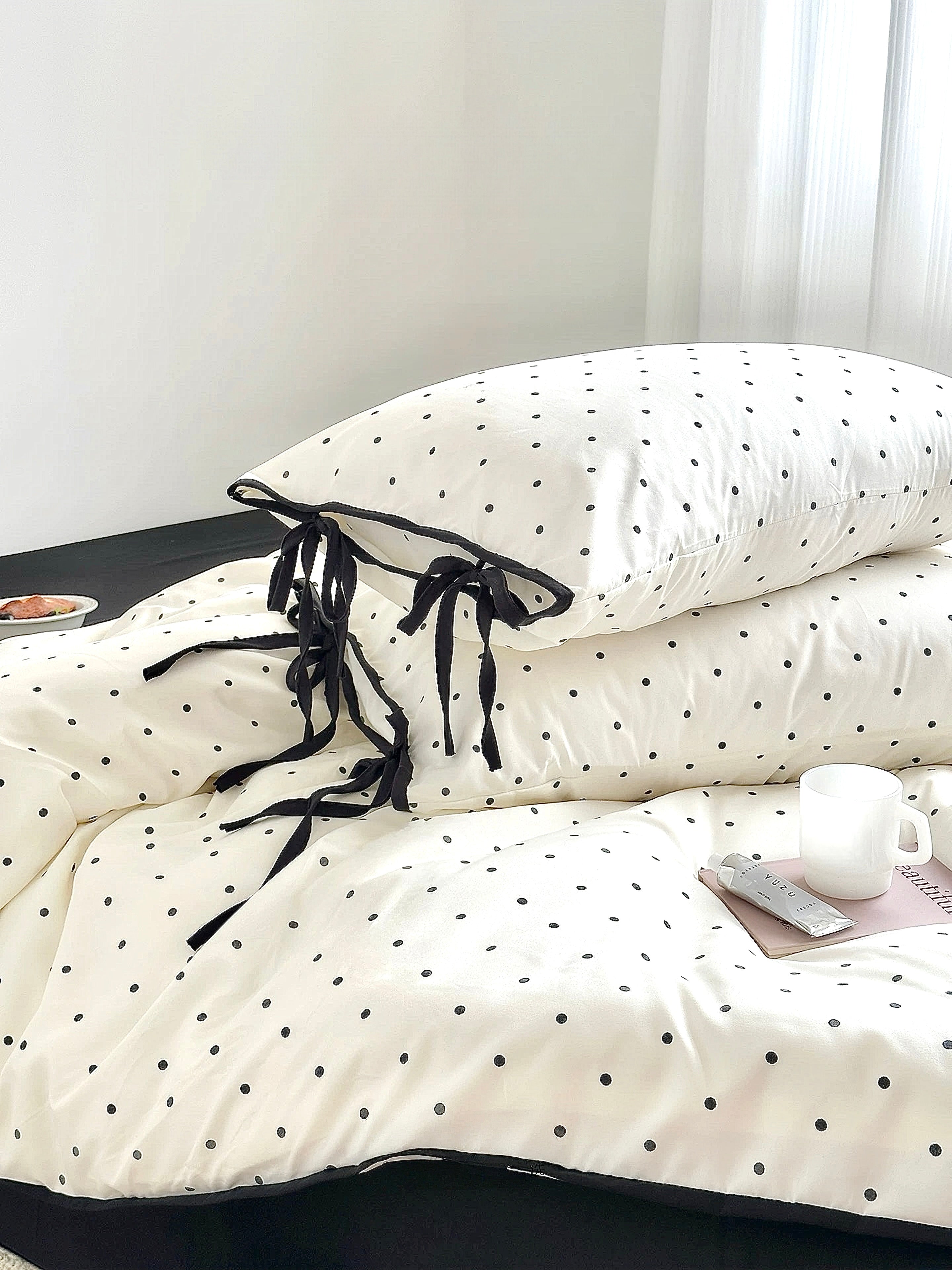 Chic Contrast Bedding Set