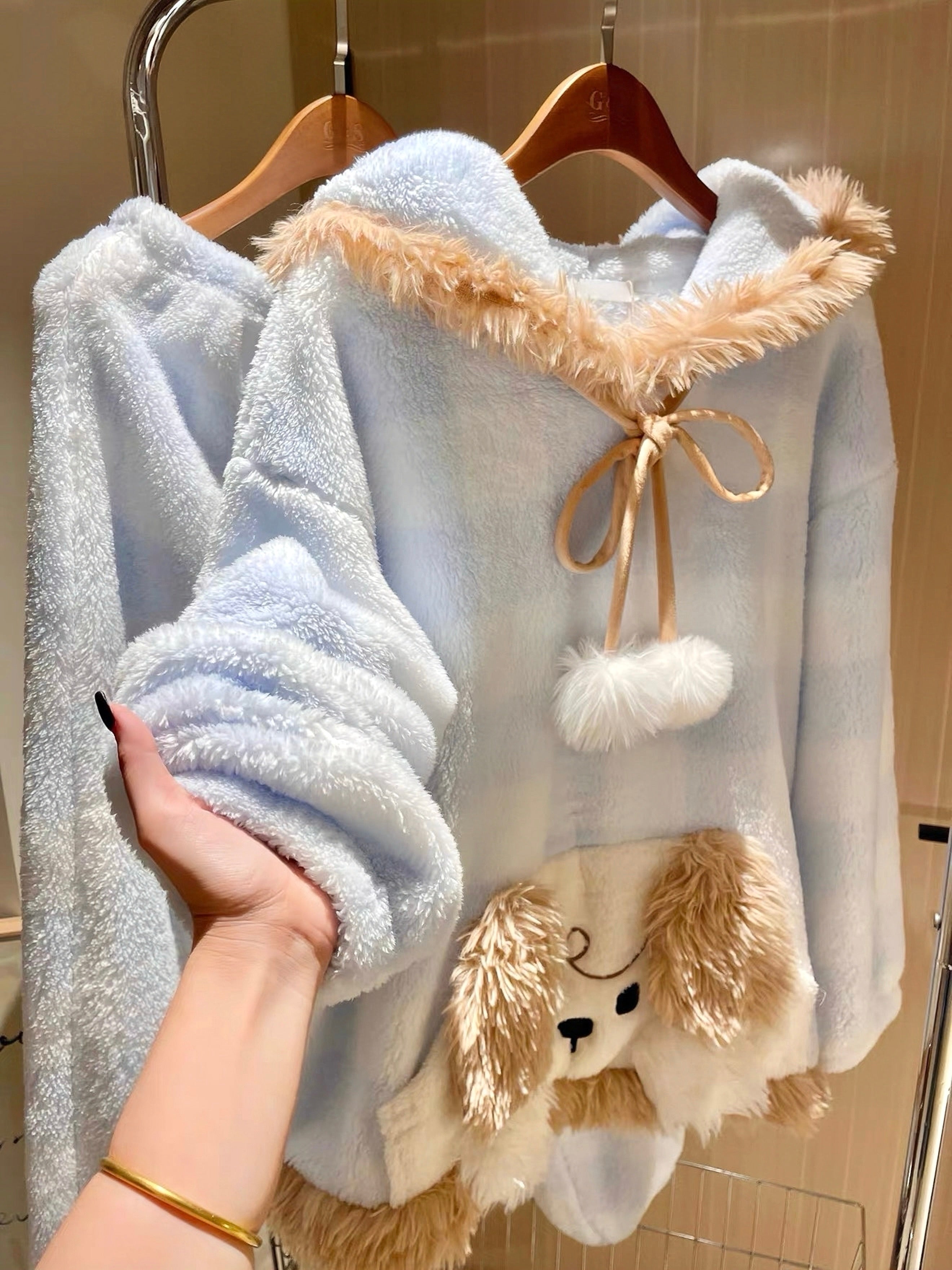 Winter Bunny Lounge