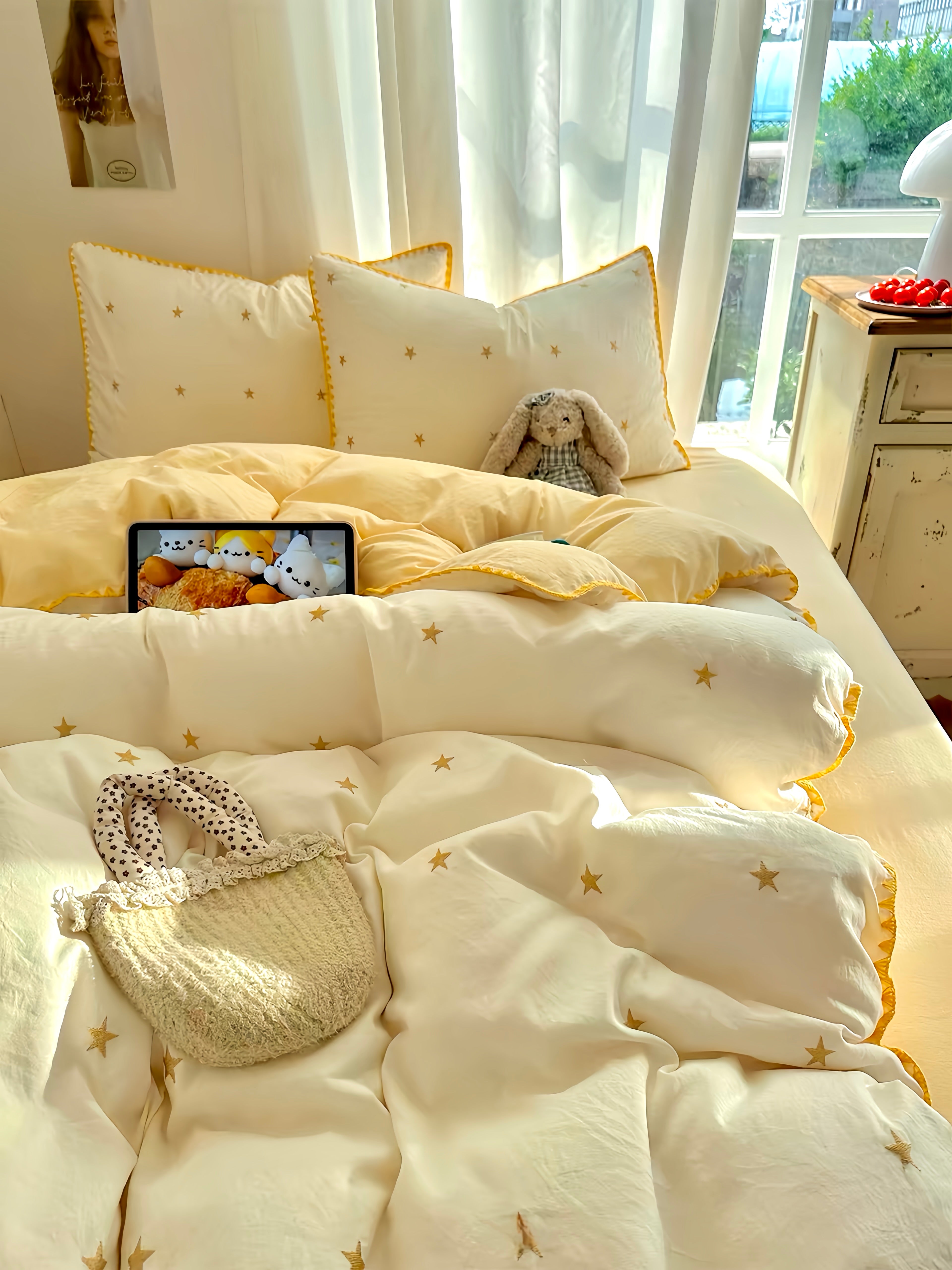 Golden Stardust Bedding Set