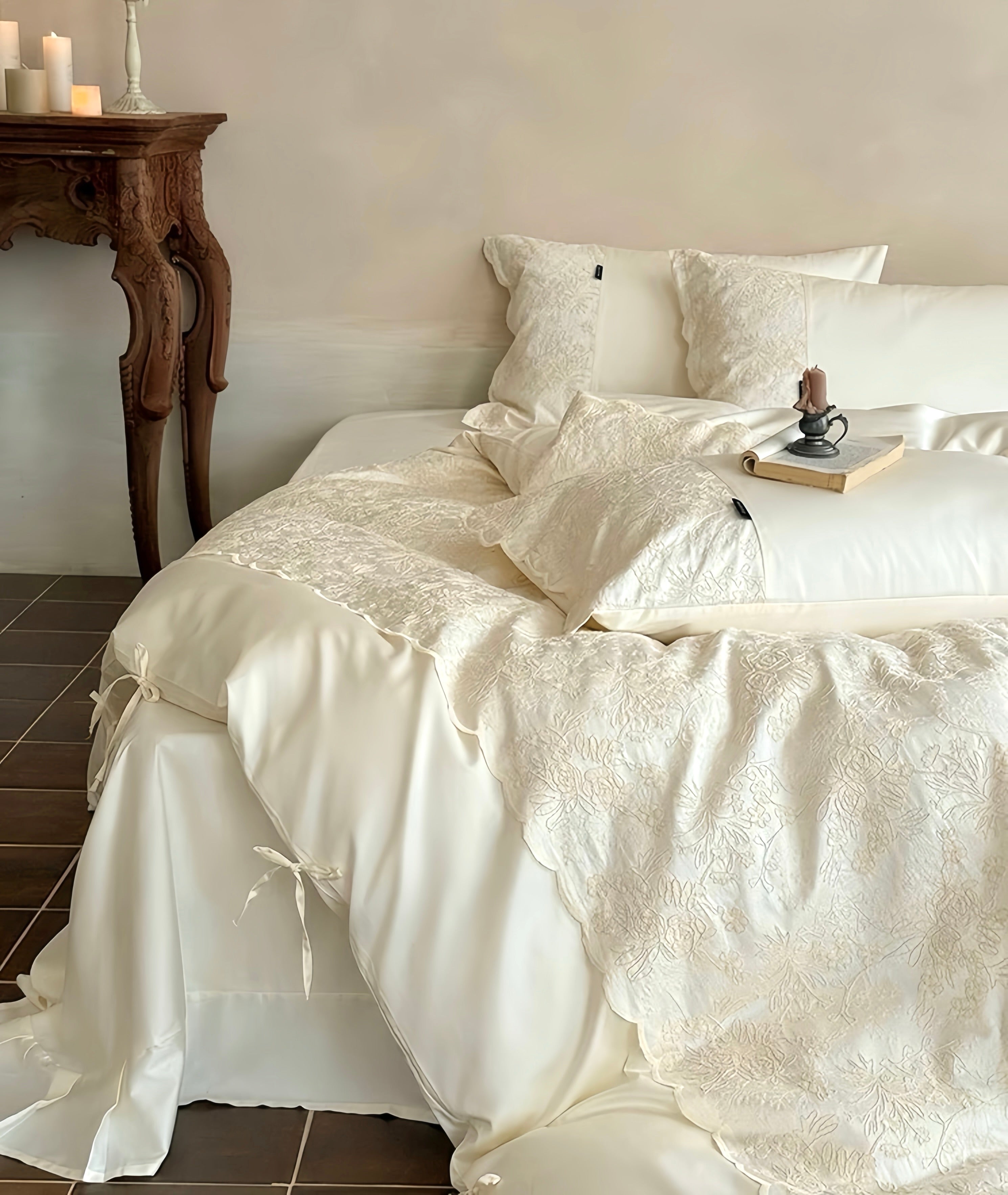 Belle de Crème Bedding Set