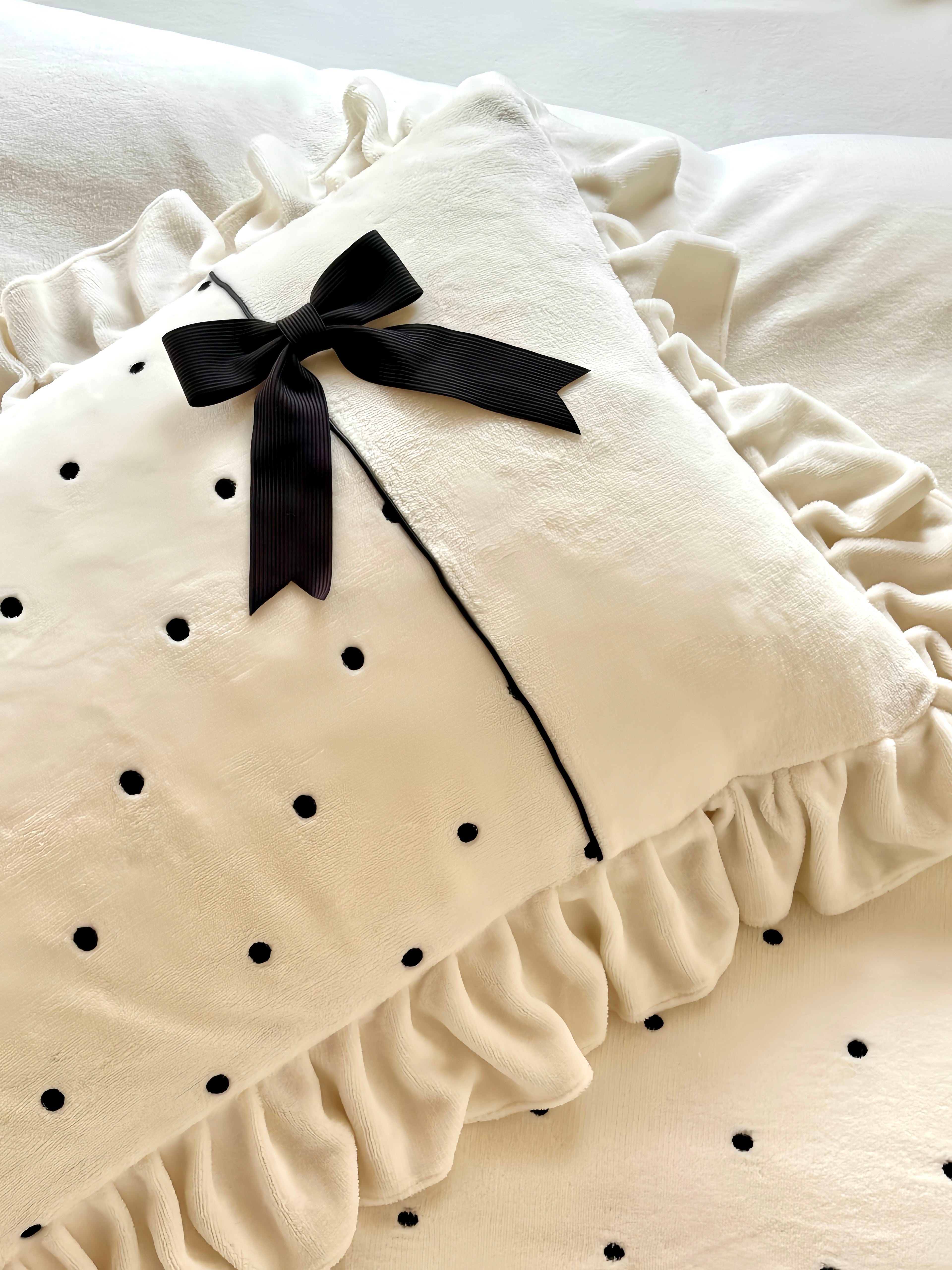 Ribbon Pearl Bedding Set