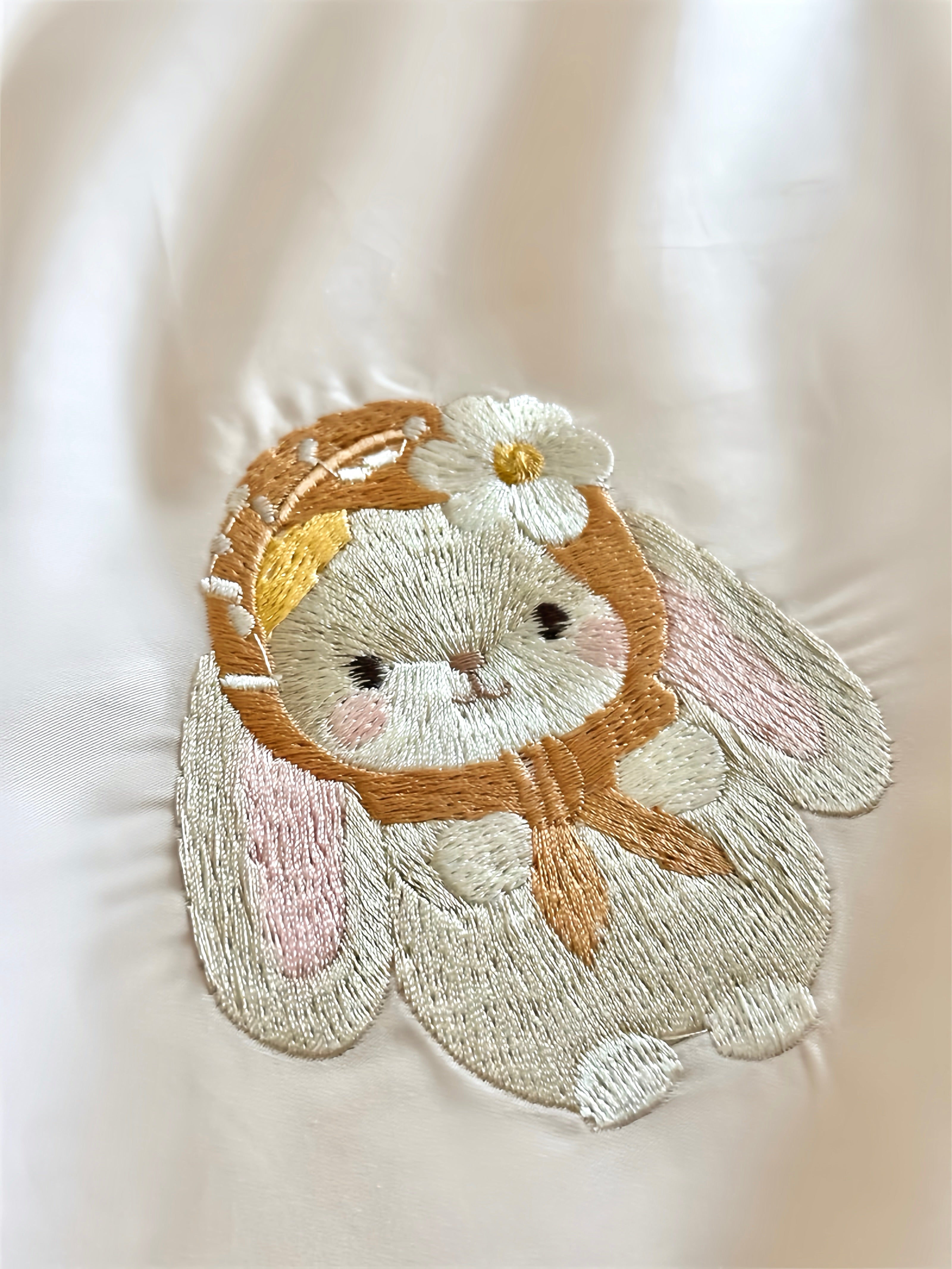 100S Rose Trim Companion Bedding Set