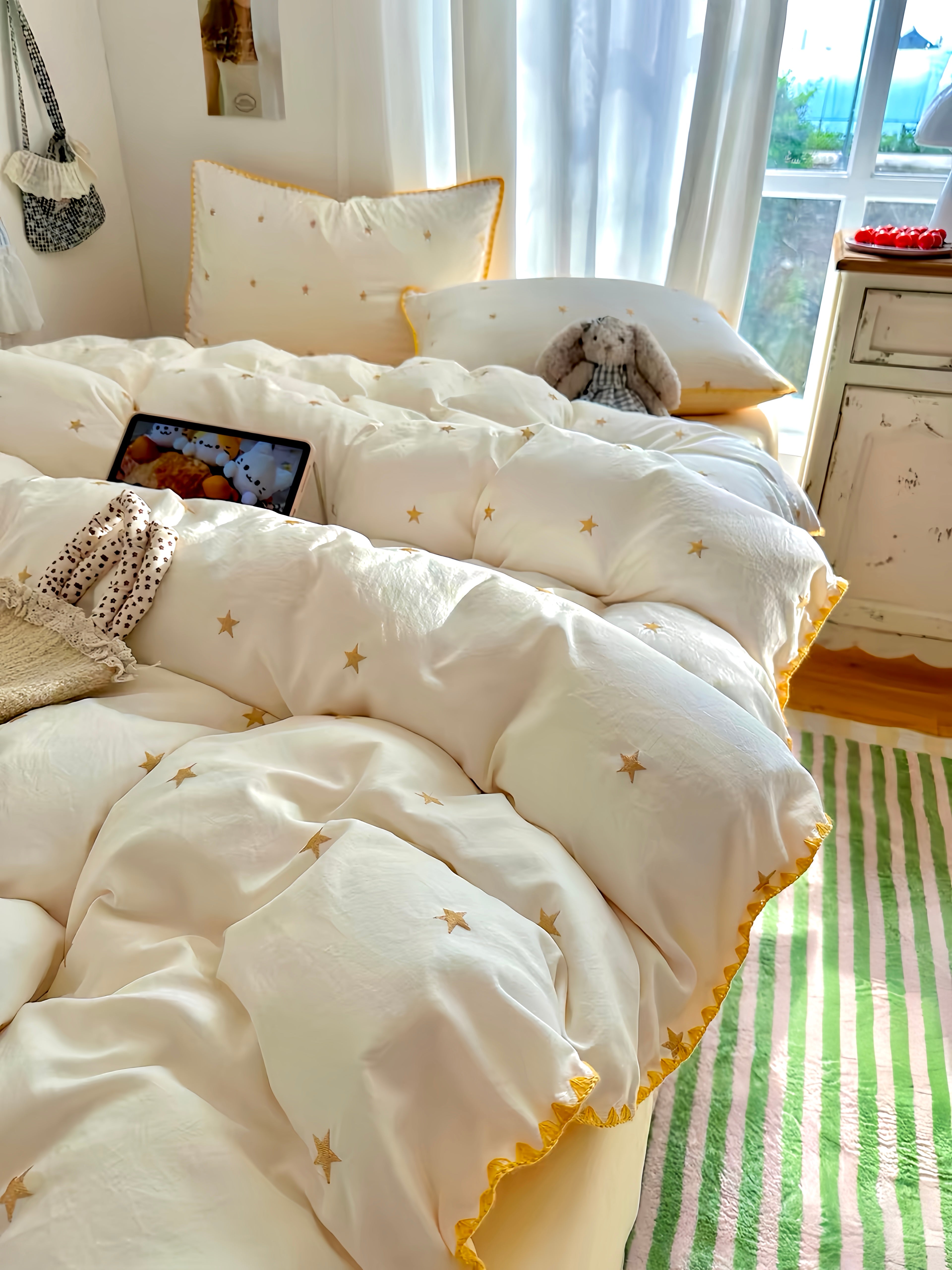 Golden Stardust Bedding Set