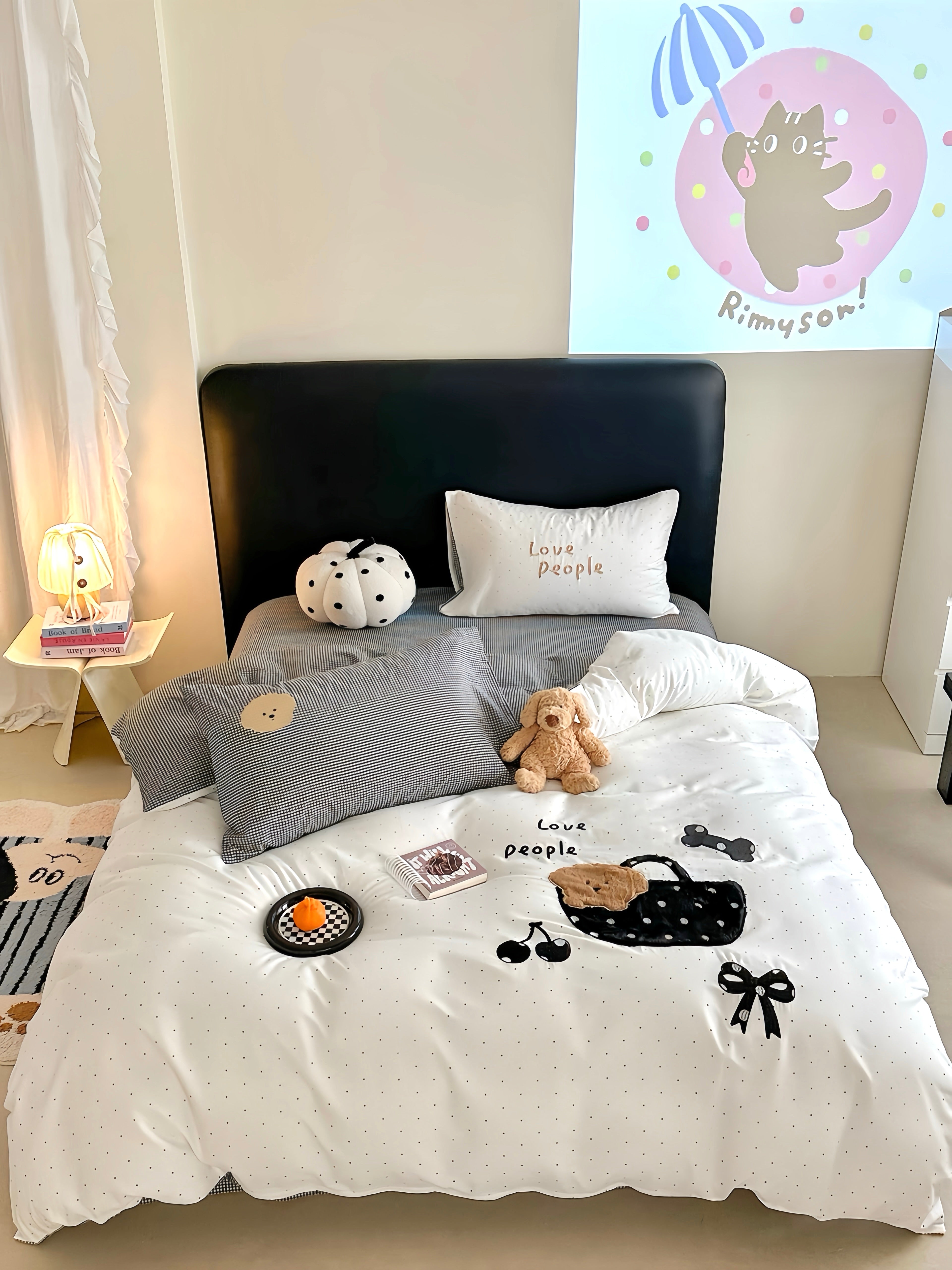 Monochrome Charm Bedding Set