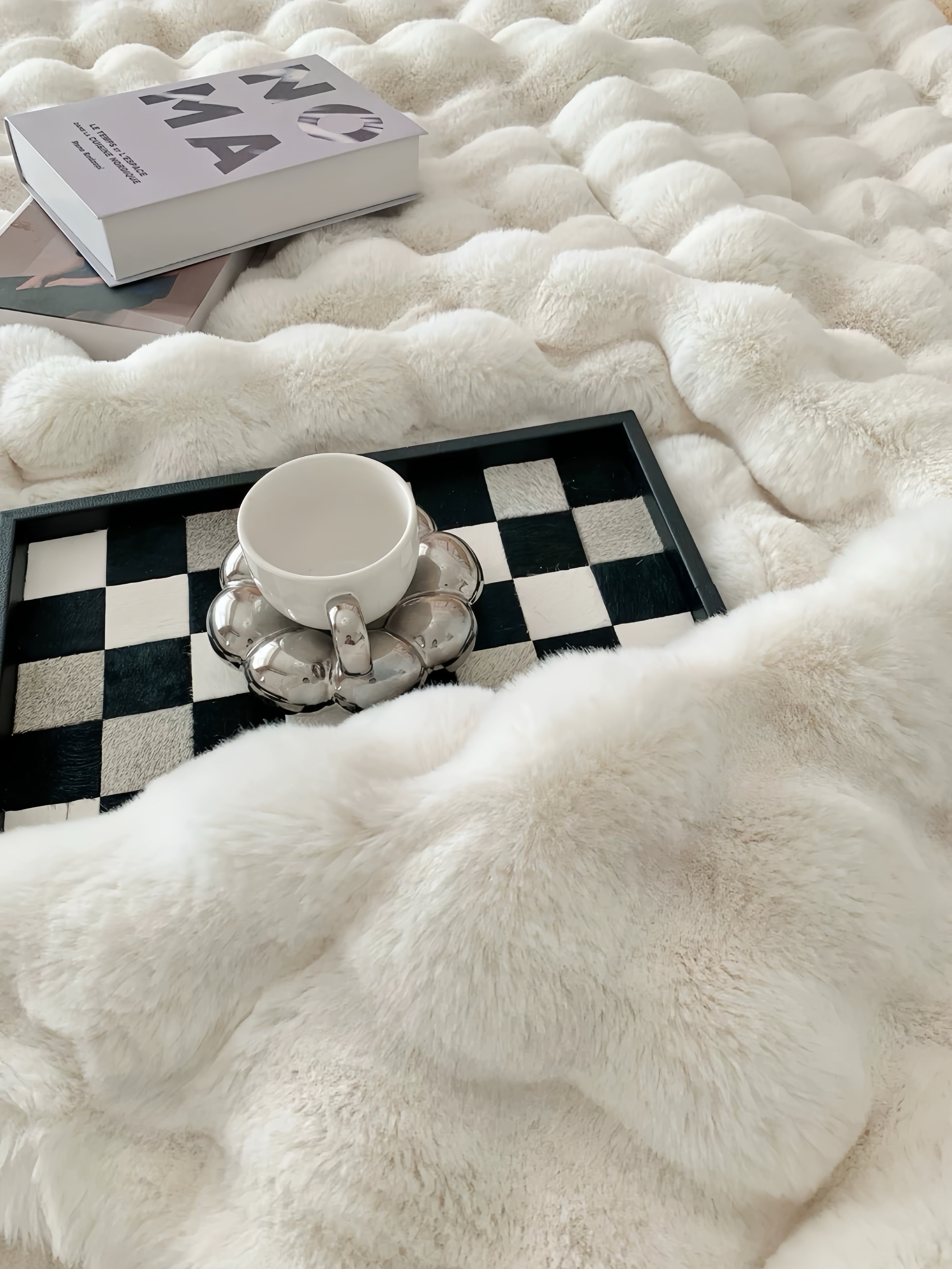 Serenité Royale Fur Blanket