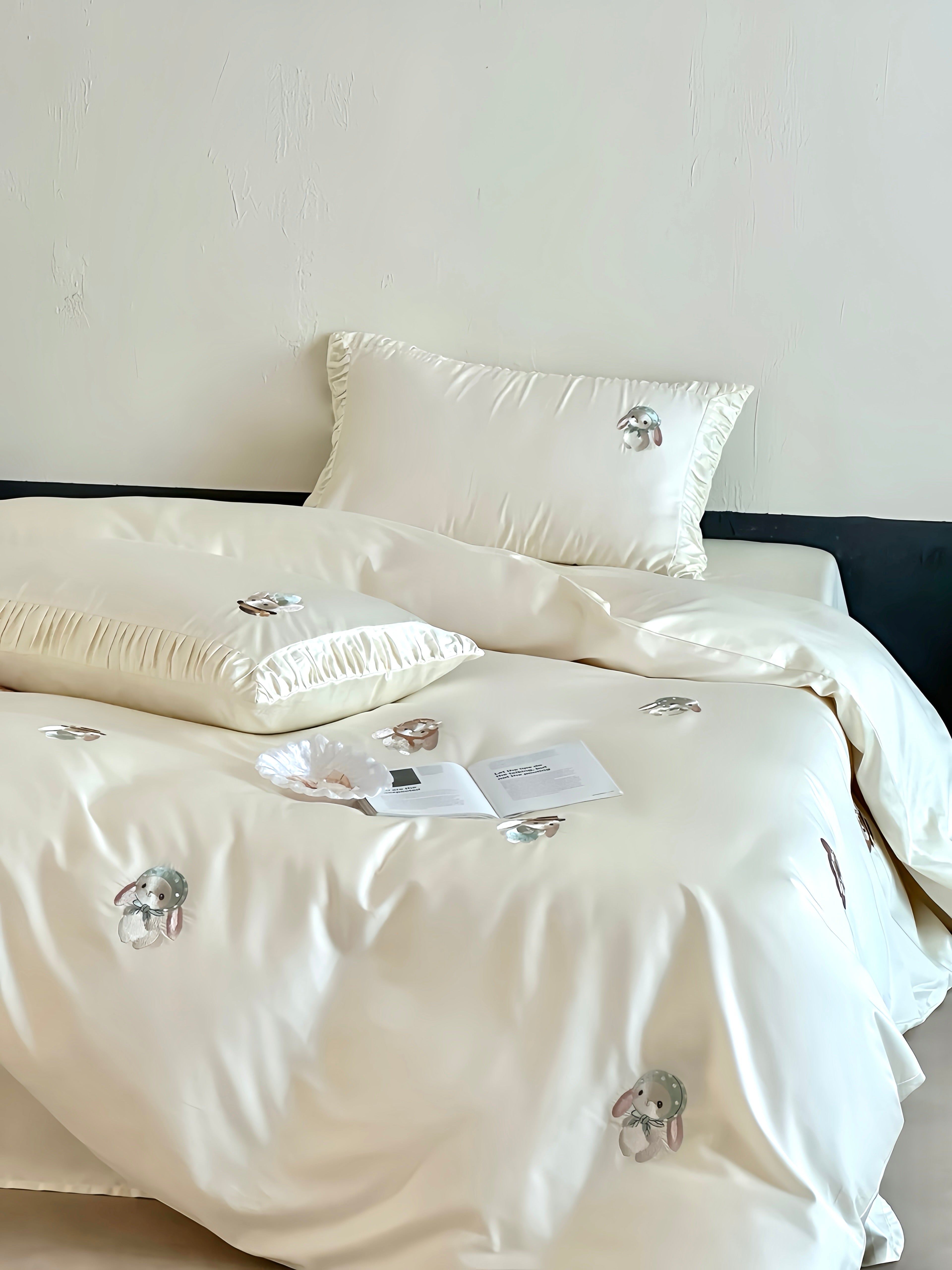 100S Rose Trim Companion Bedding Set