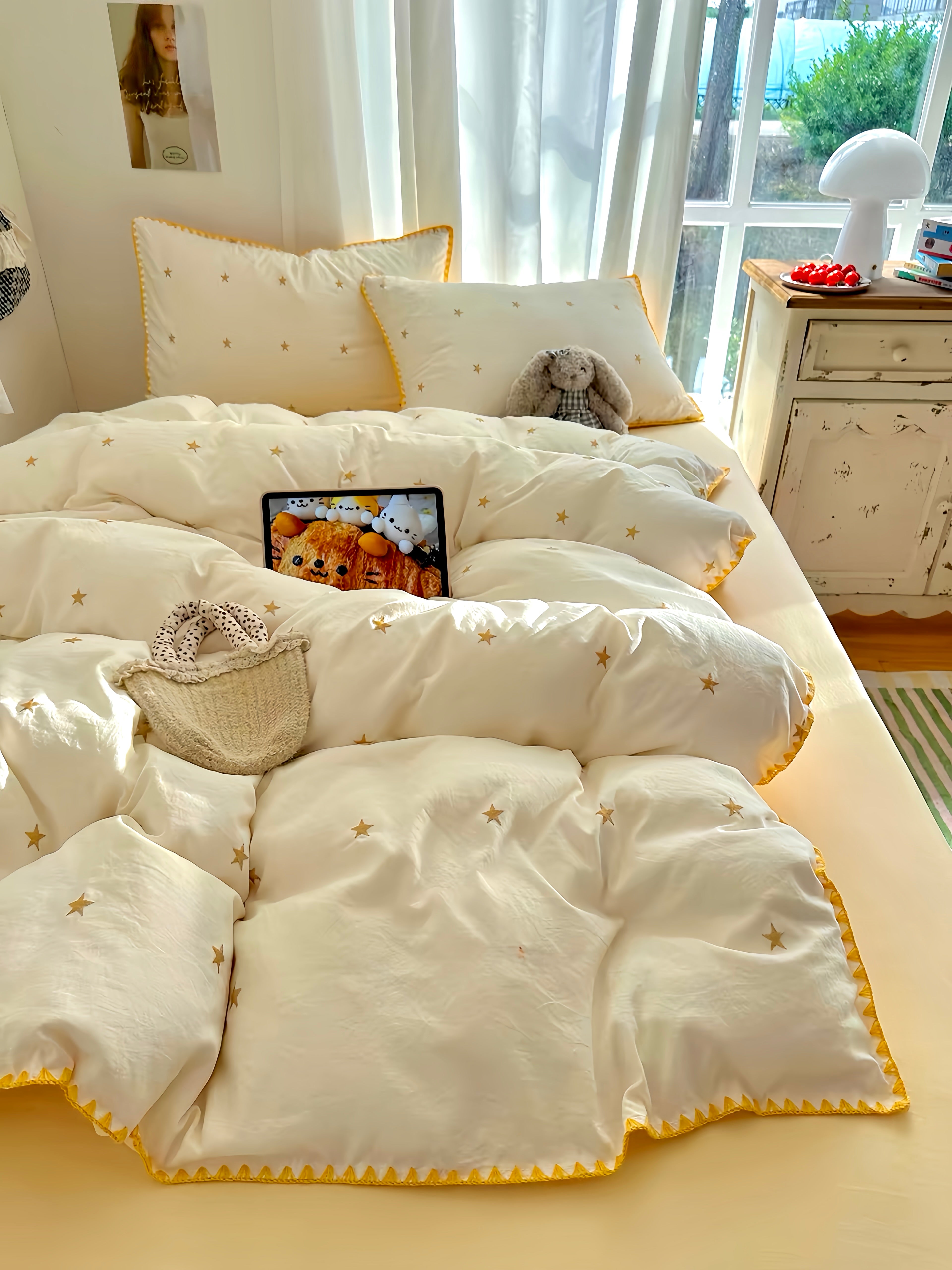 Golden Stardust Bedding Set