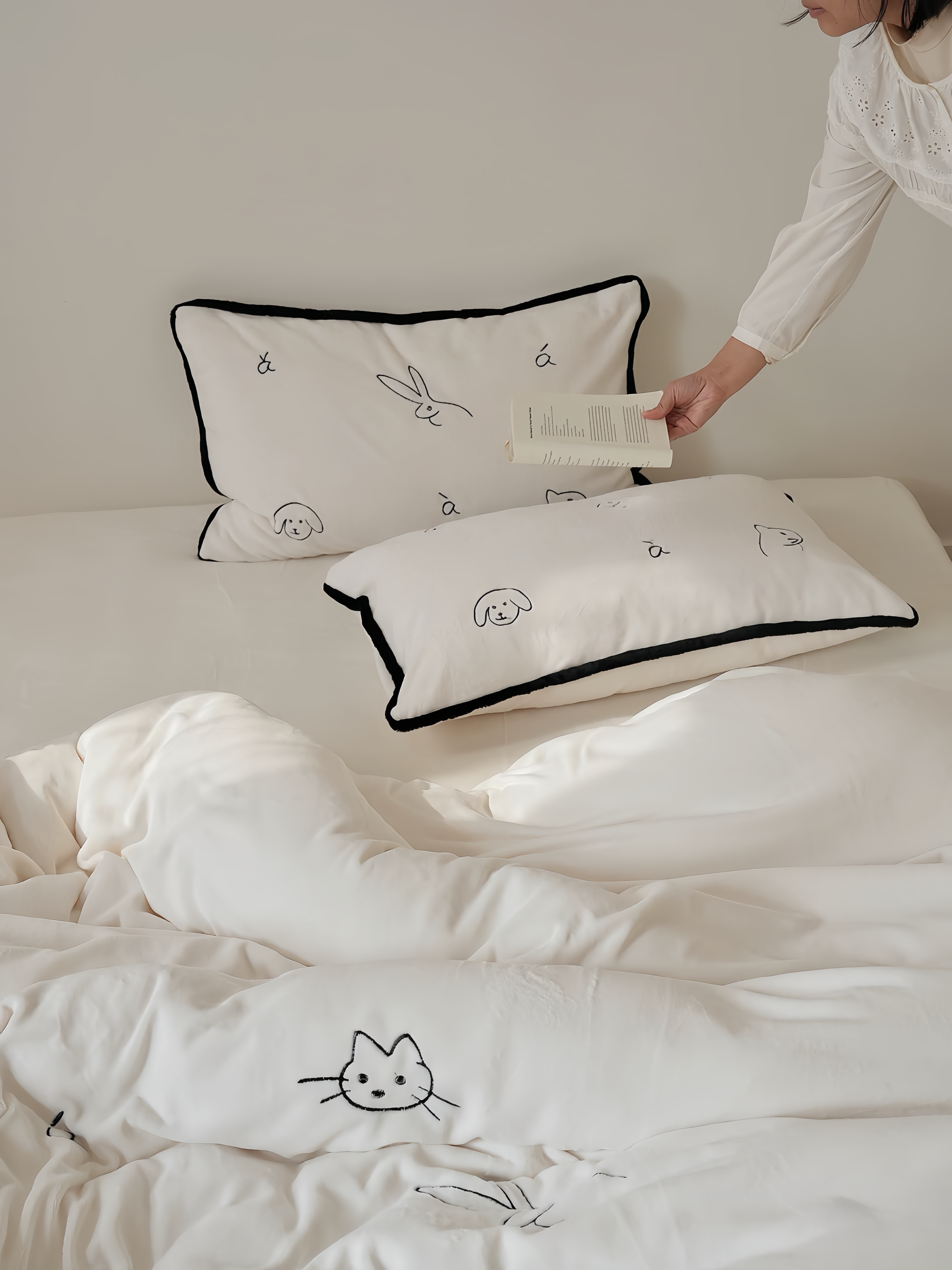 Fluffy Quiet Friends Bedding Set